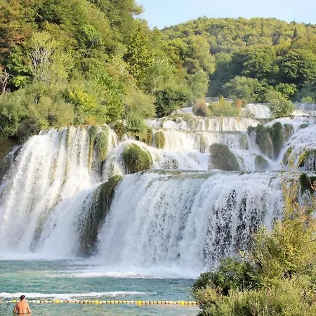 Fyaka Loft Apartmán *